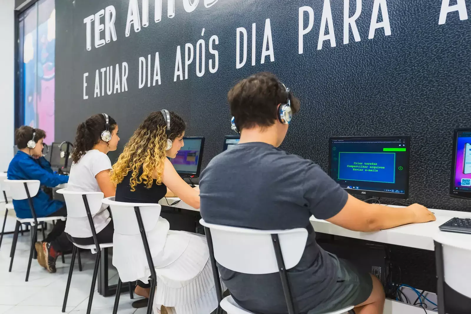 Aula em laboratório Microlins